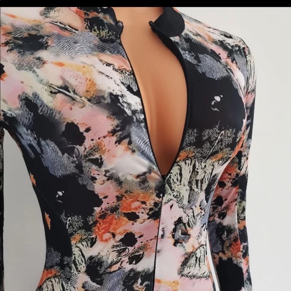 SEXY PRINTED JUMPSUIT - Picture 6 of 7